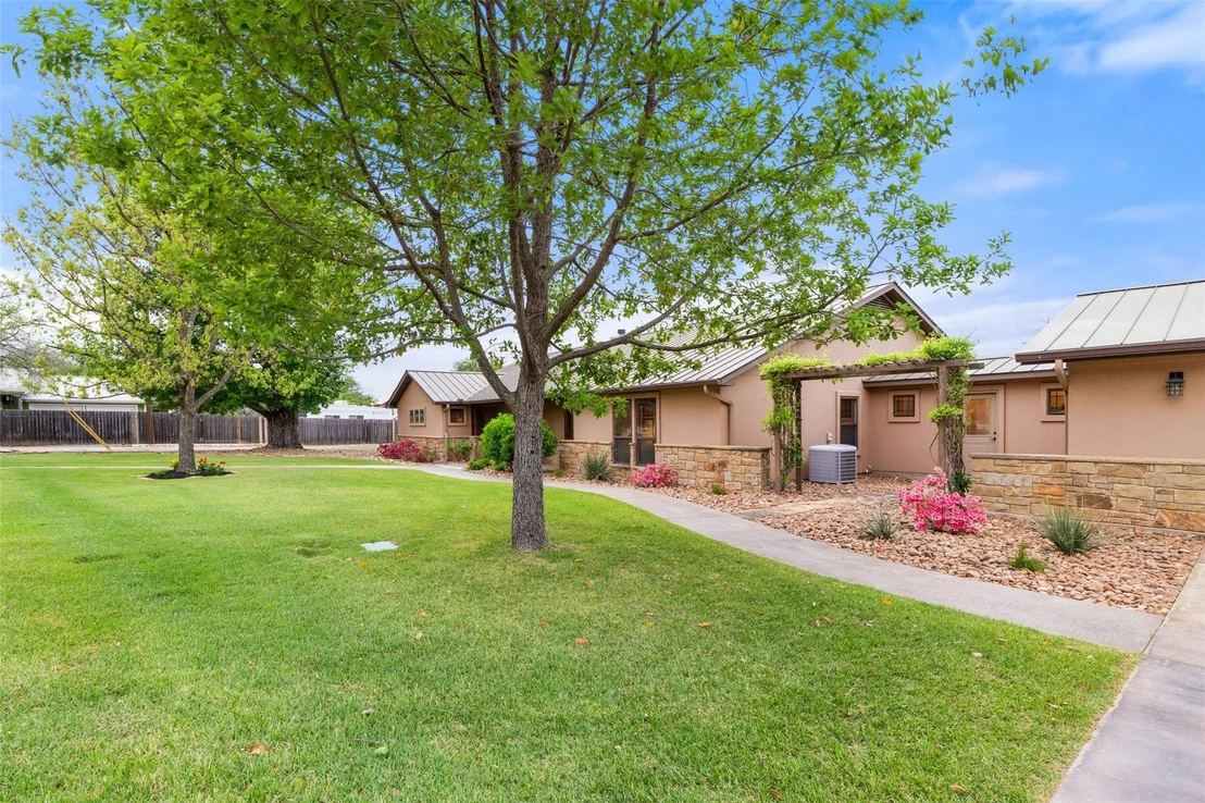 Photo of 348 Carlson CIR