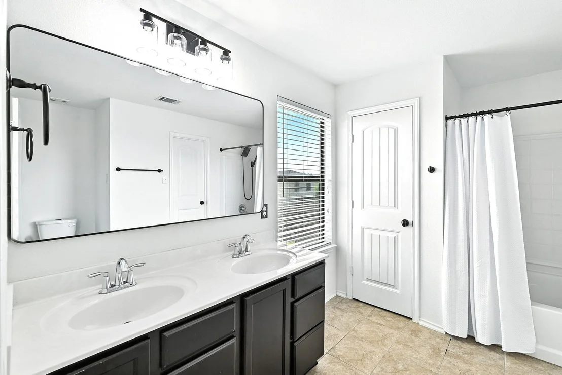 Photo of 290 Cushman DR