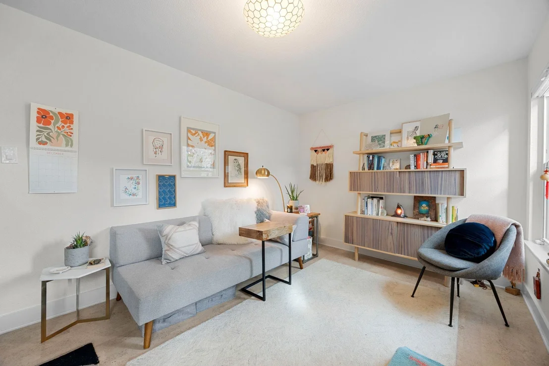 Photo of 7643 Parkview CIR