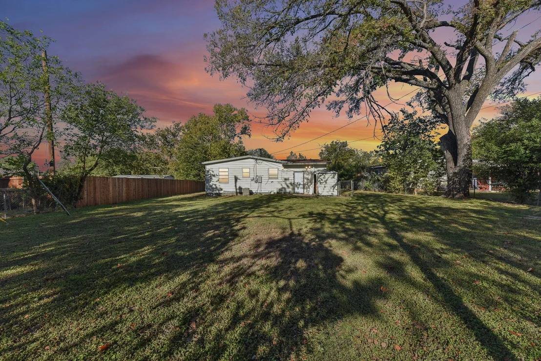 Photo of 1102 Jackson ST