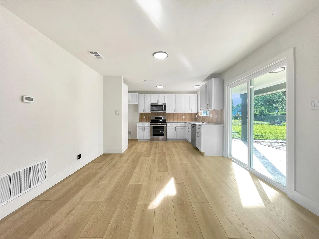 Photo of 313 Golden Oaks DR