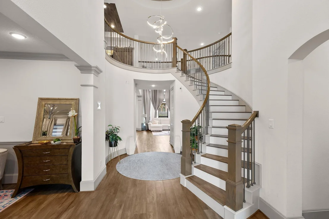 Photo of 109 Leon LOOP