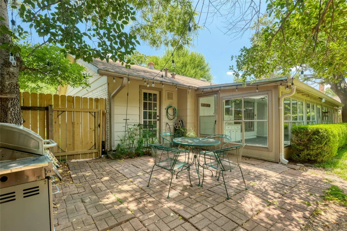 Photo of 1007 Quail Park DR