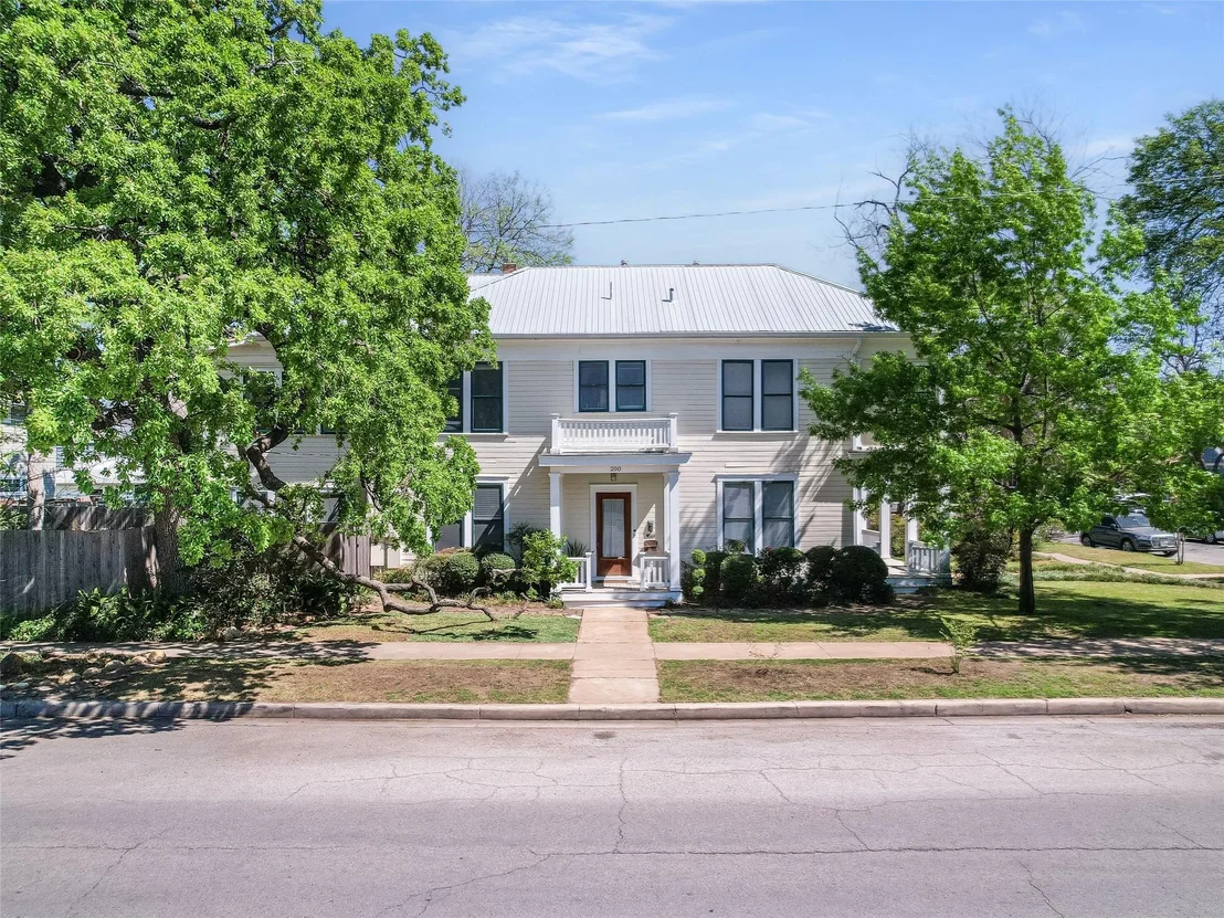 Photo of 4000 Avenue D