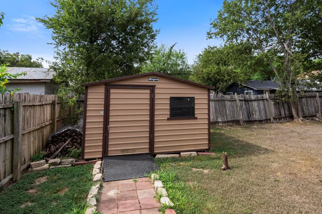 Photo of 1107 Kenyon DR