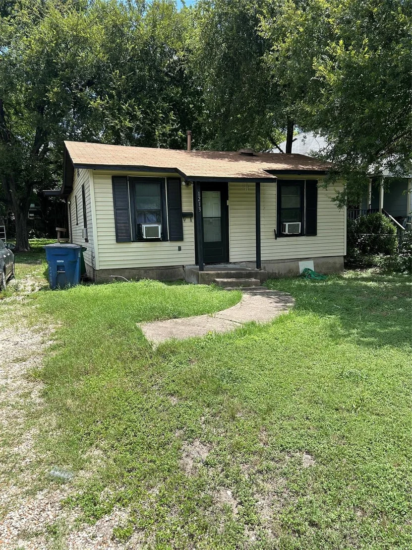 Photo of 1213 Fort Branch BLVD