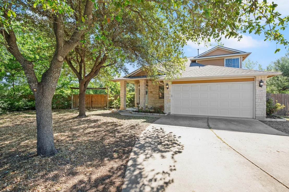 Photo of 1209 Pine Portage LOOP