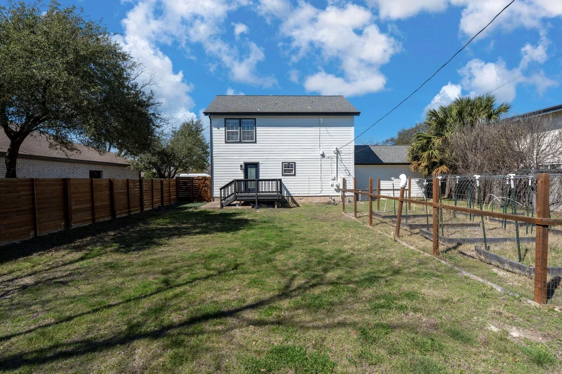Photo of 8601 Putnam DR
