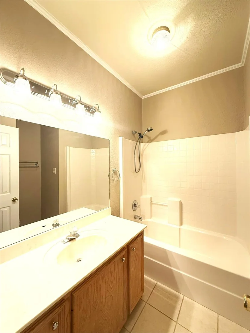 Photo of 2110 Thunderbird DR