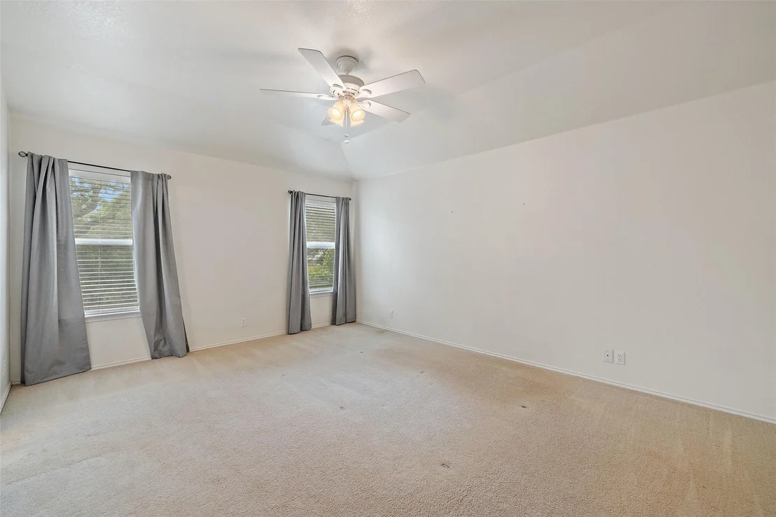 Photo of 407 N Lori CIR