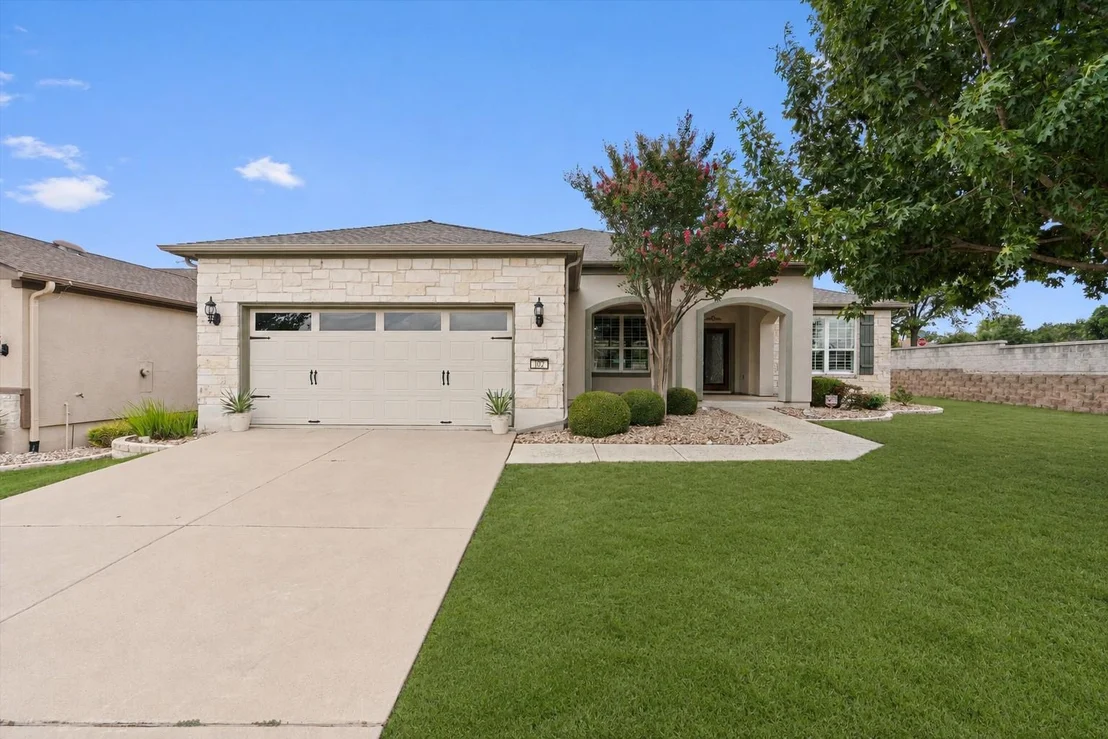 Photo of 102 Emory Peak TRL