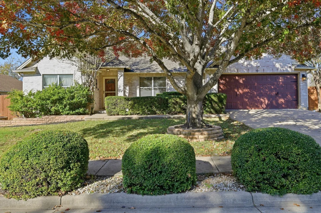 Photo of 903 E Olympic DR