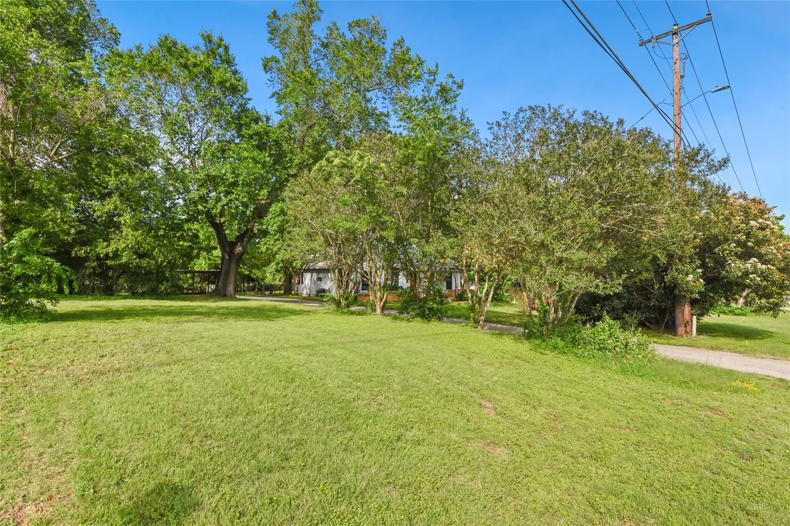 Photo of 528 Old Mcdade RD