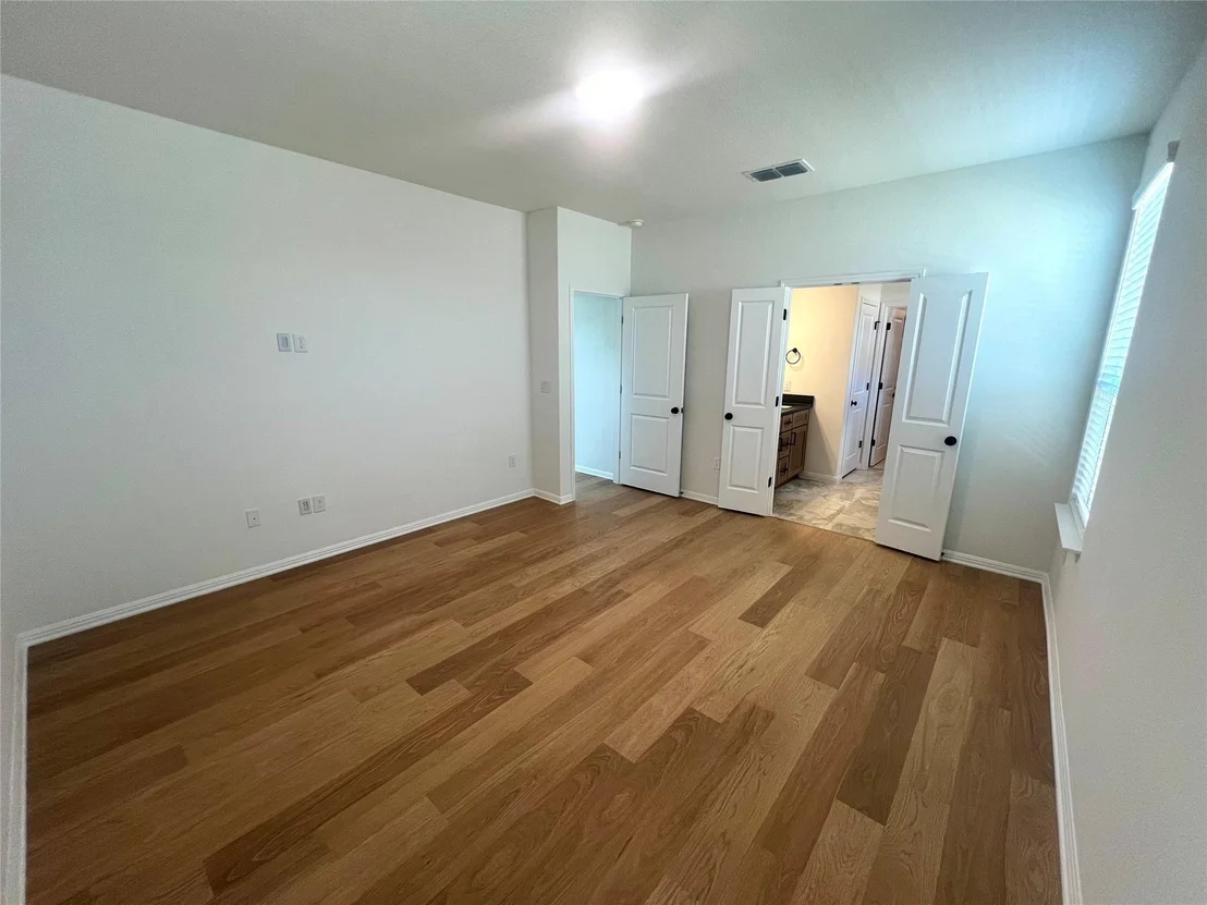 Photo of 365 Young ST