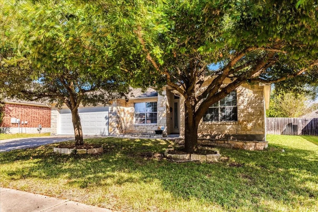 Photo of 908 Windsor Castle DR