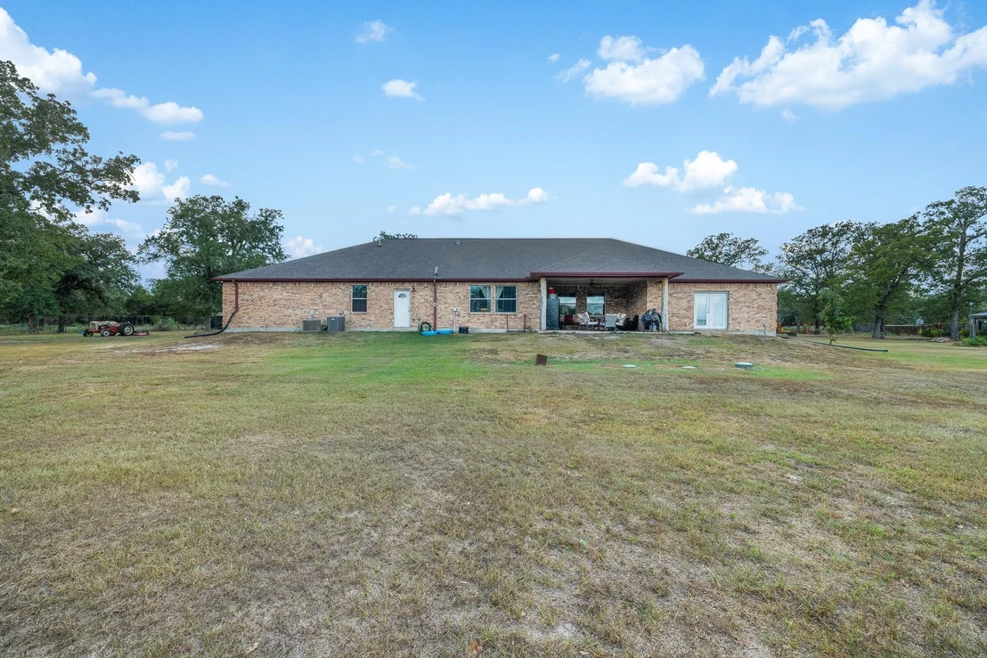 Photo of 1102 Private Road 2332