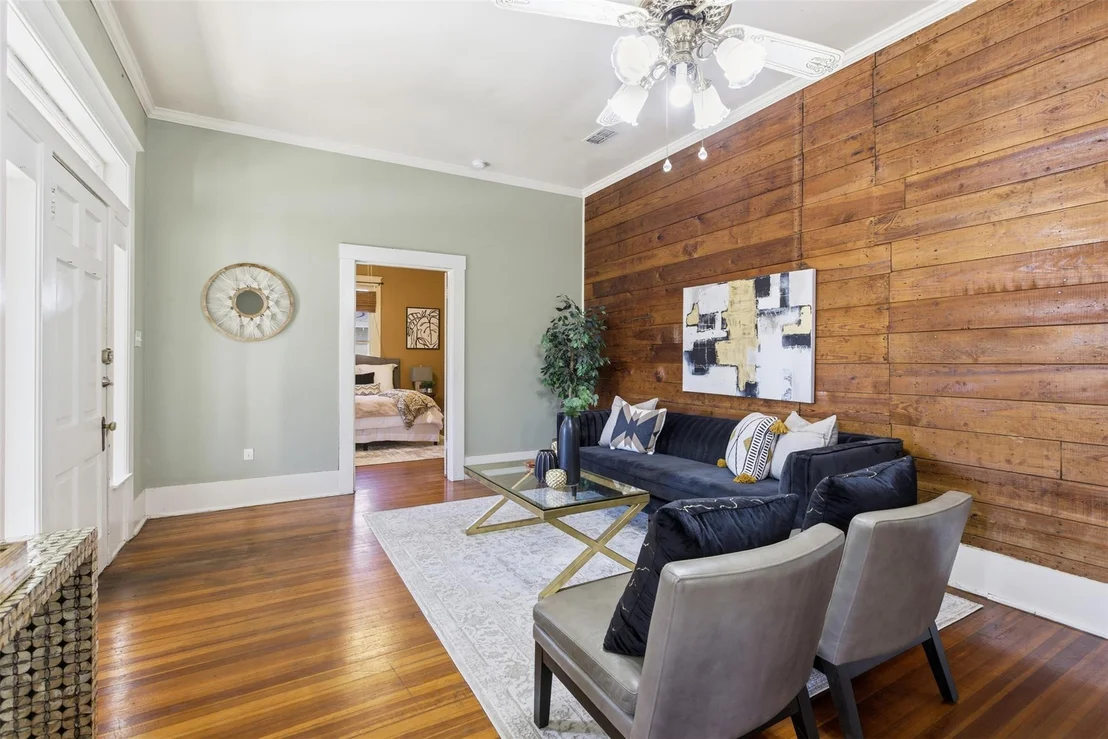 Photo of 4514 Caswell Ave
