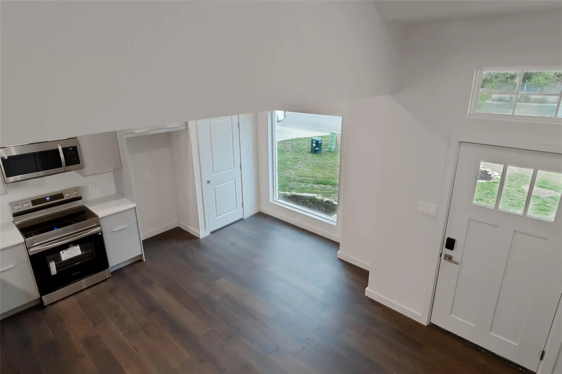 Photo of 7916 Hawthorn
