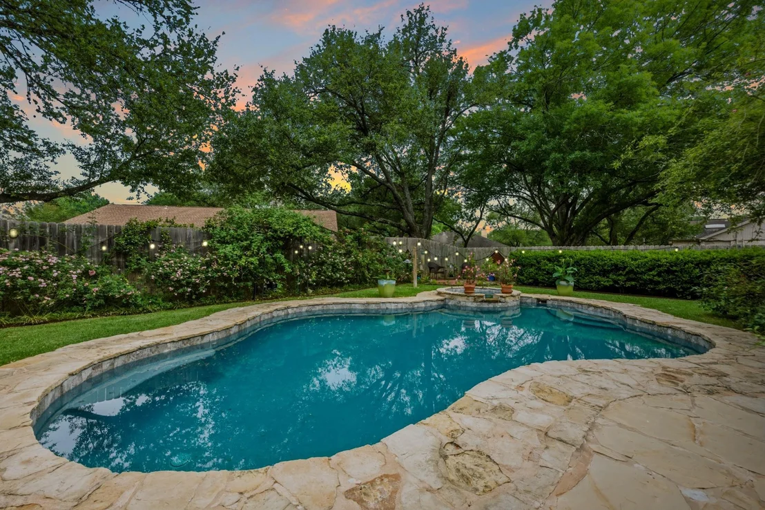 Photo of 10401 Pinehurst DR
