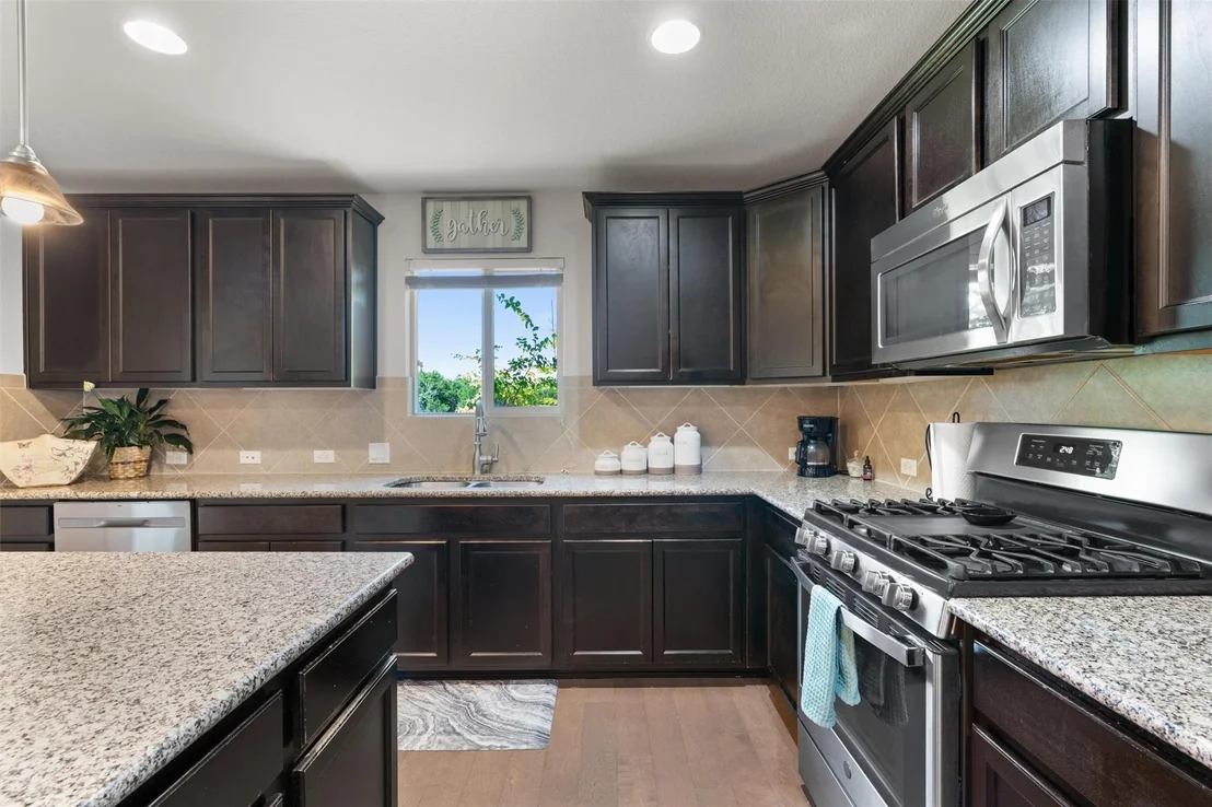 Photo of 110 Hobby ST