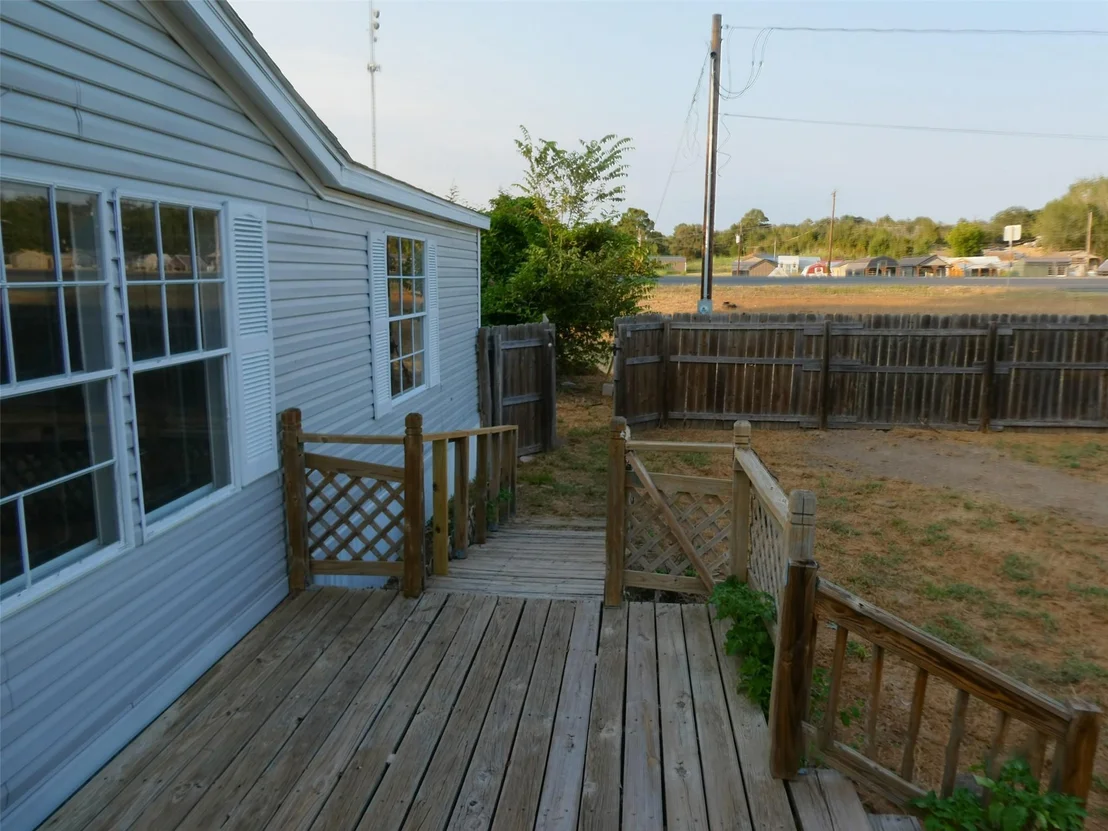 Photo of 1227 HIGHWAY 71 W