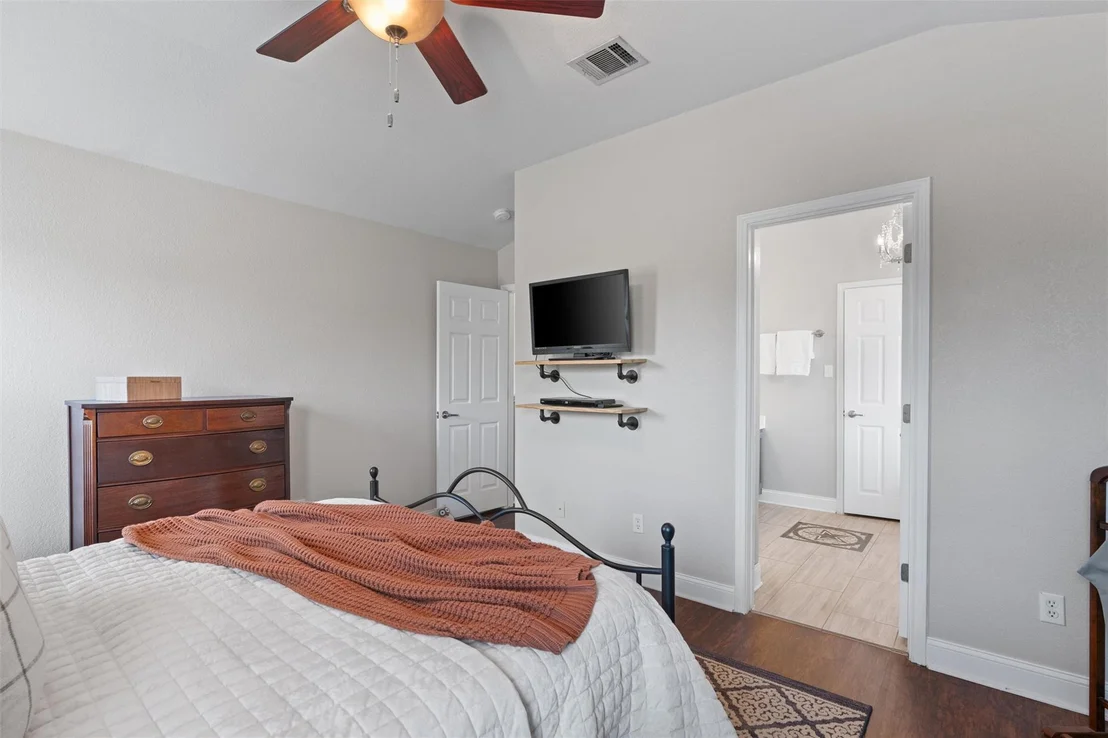 Photo of 17301 Valentine DR
