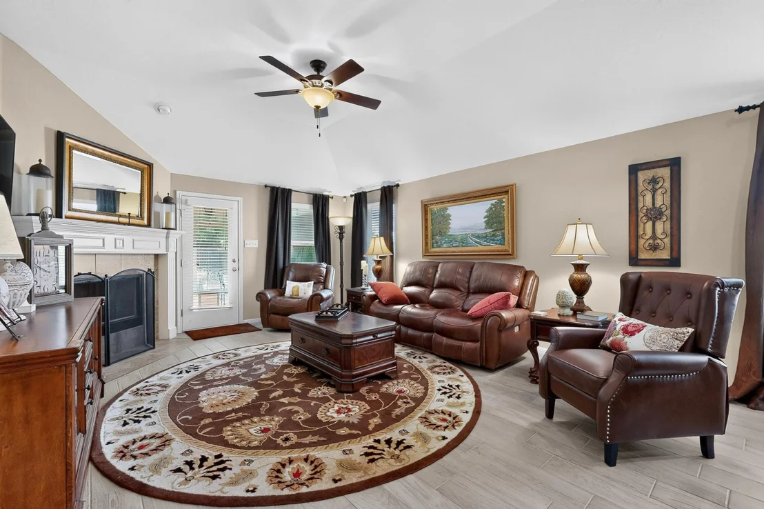 Photo of 928 Tabernash DR