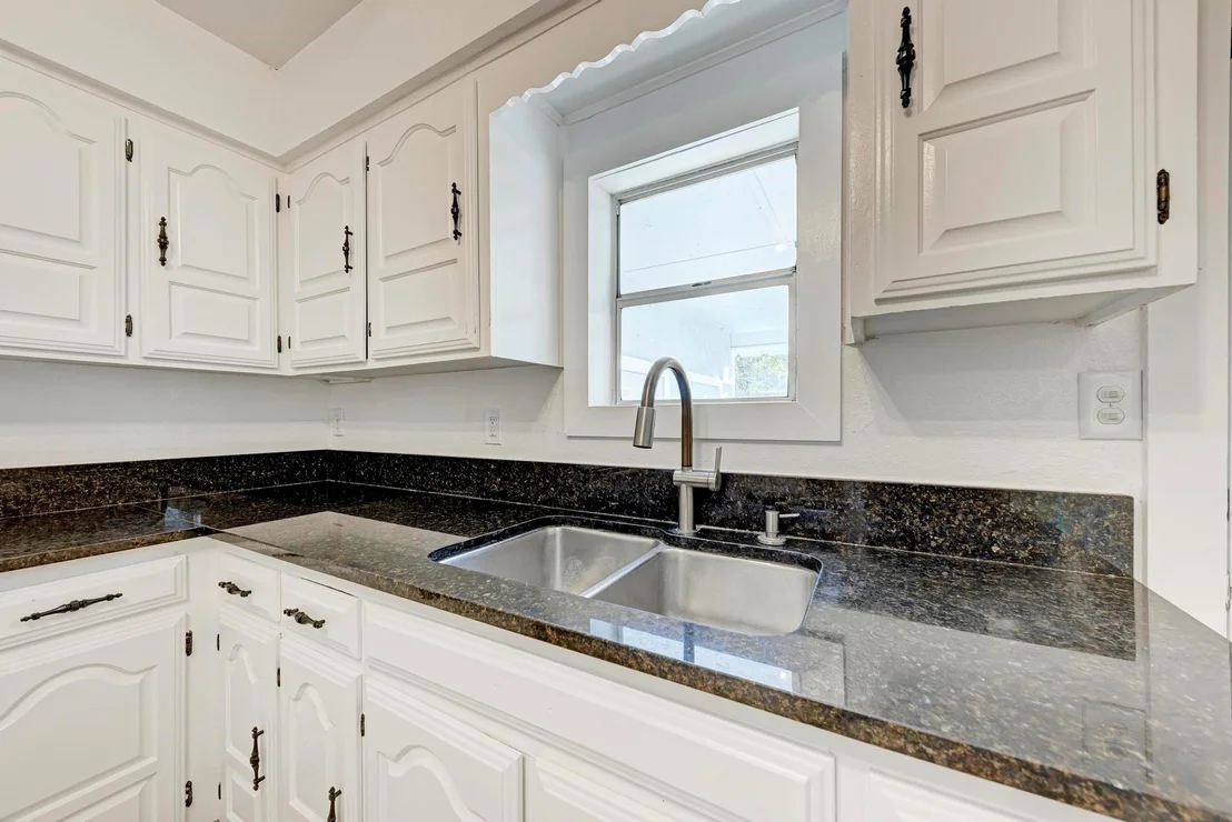 Photo of 718 Barbara DR