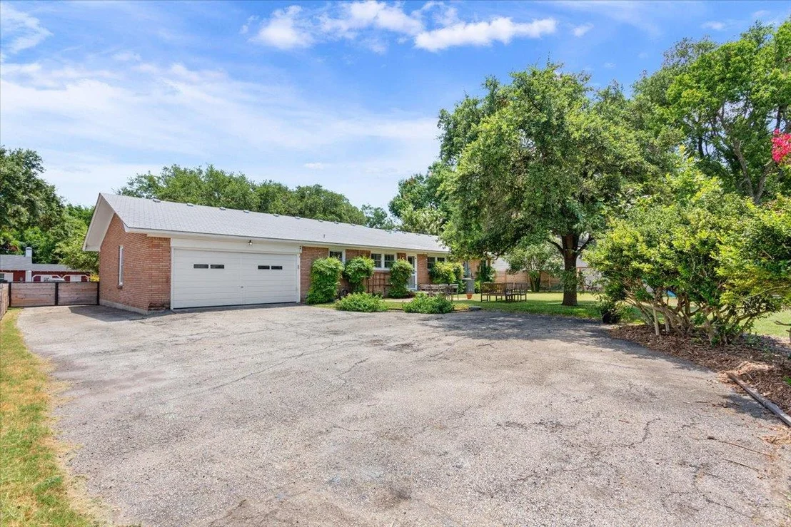Photo of 2712 Braemar DR