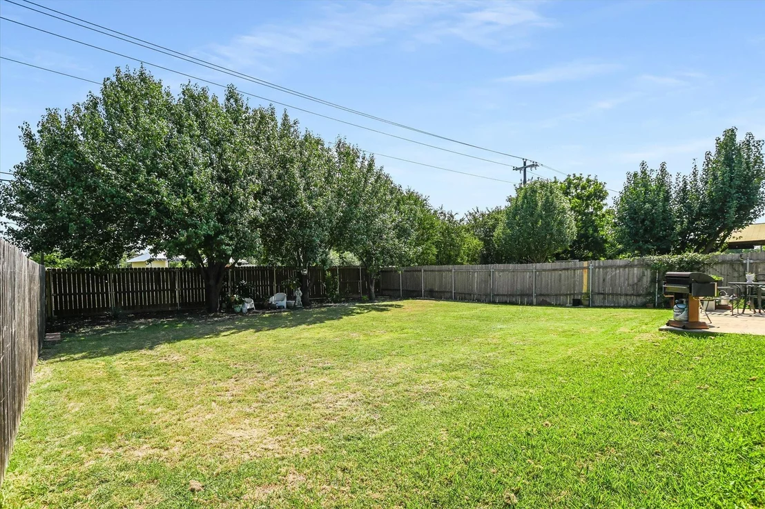 Photo of 1302 Redbud LN
