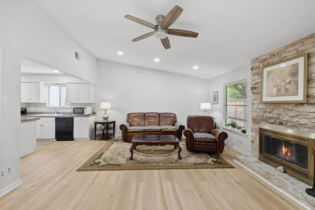 Photo of 607 Elderberry CV