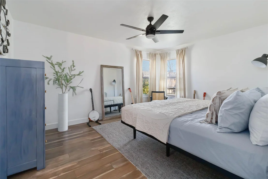 Photo of 411 Oak ST