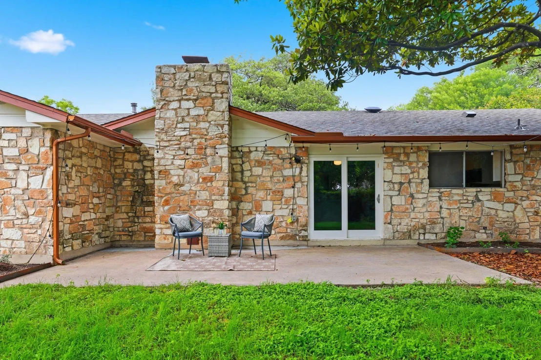 Photo of 9907 Oak Hollow DR