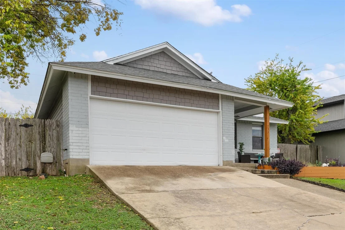 Photo of 711 Broken Bow DR