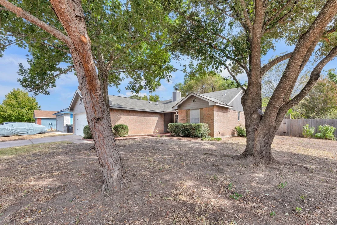 Photo of 302 CLARKS WAY