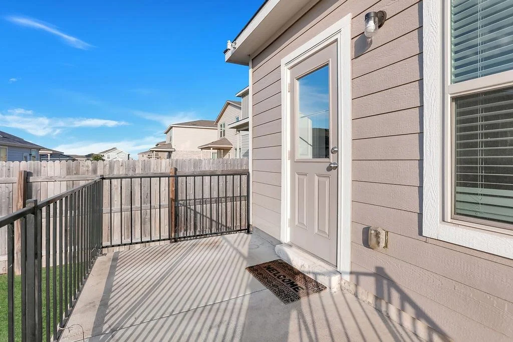 Photo of 433 Stone Water LN