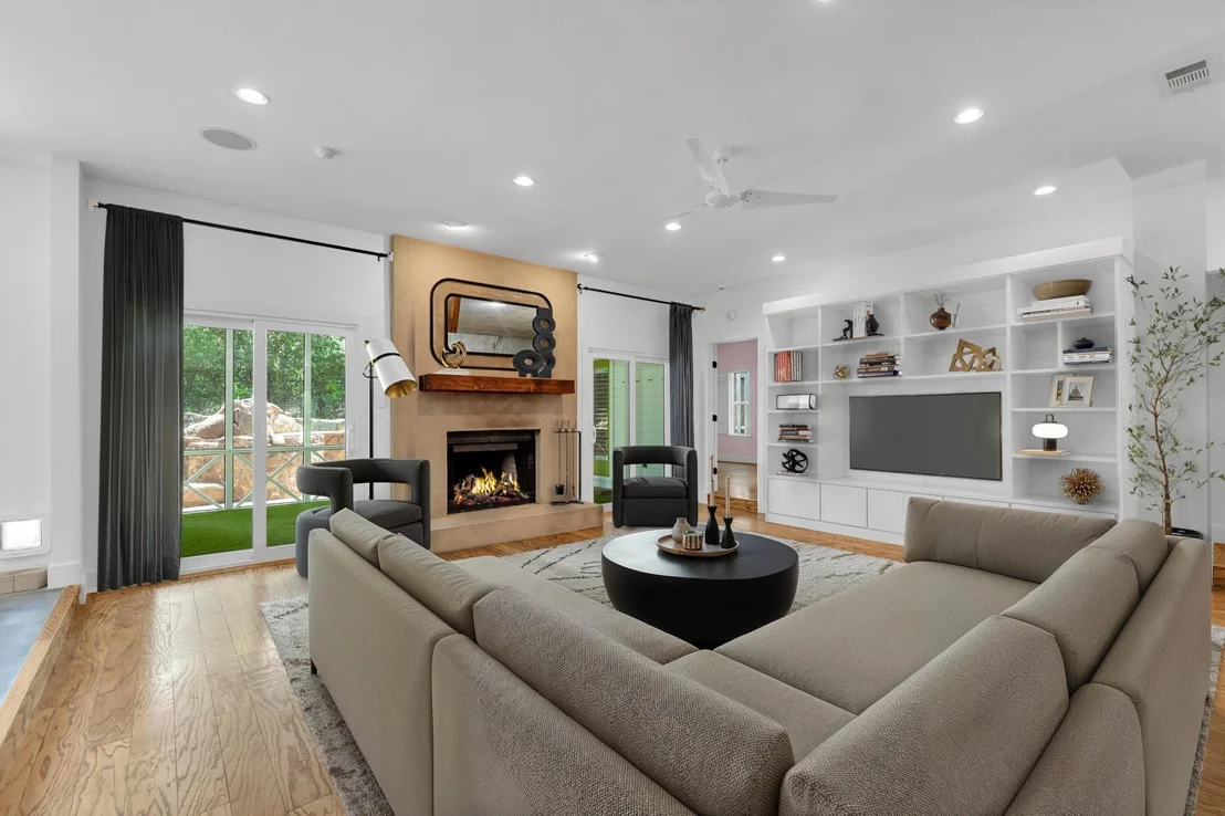 Photo of 111 Crest View DR