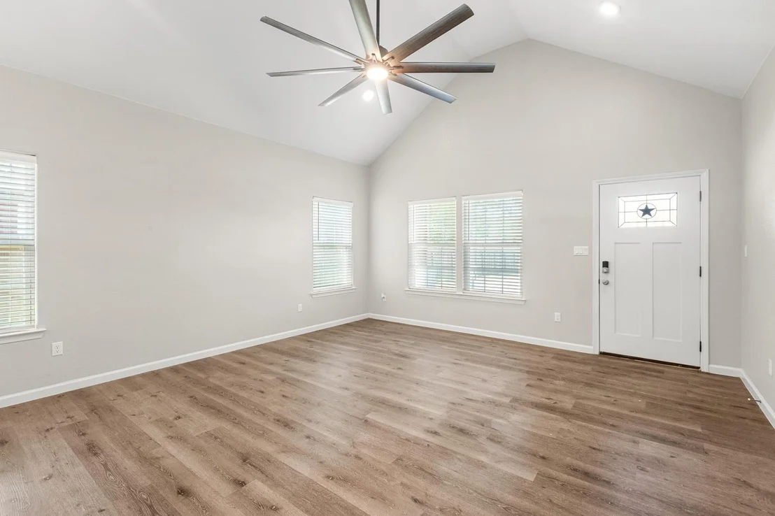 Photo of 220 Spruce Ave