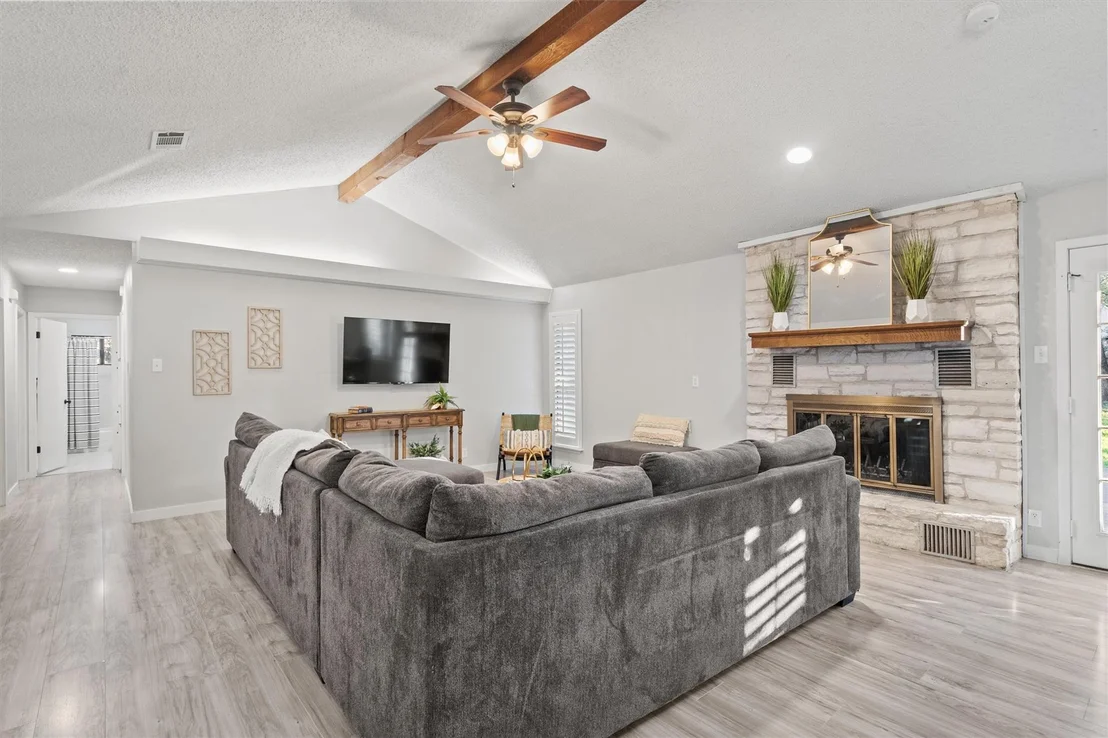 Photo of 702 Bosque TRL