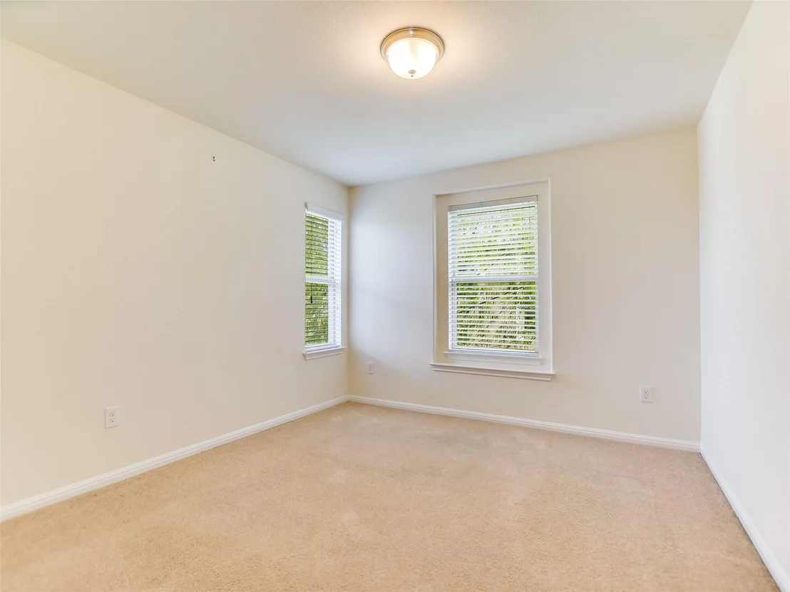Photo of 300 Wapiti RD