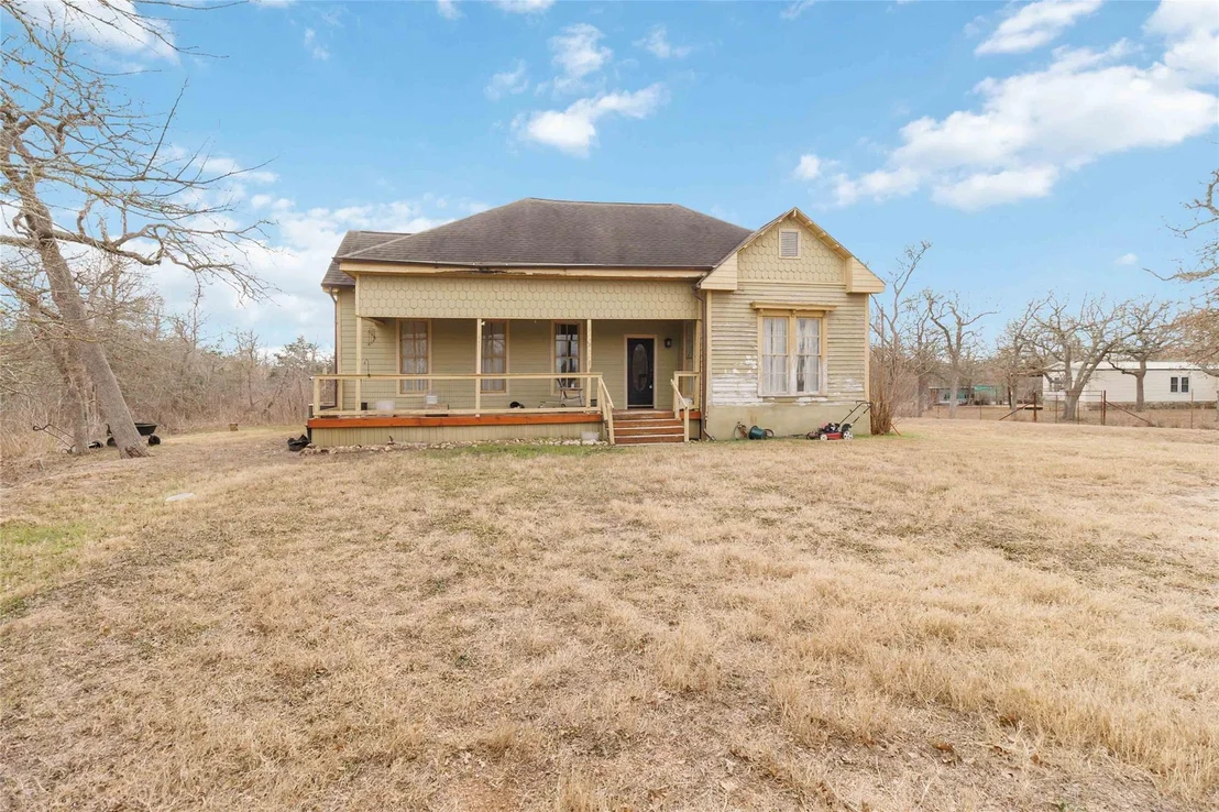 Photo of 323 Cedar LN