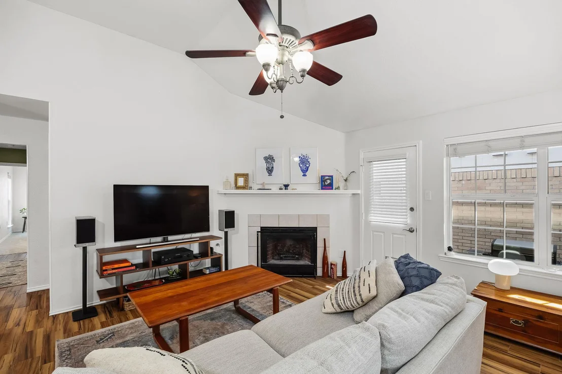 Photo of 1112 Faircrest DR