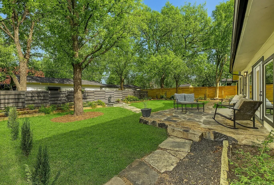 Photo of 7002 Whispering Oaks DR