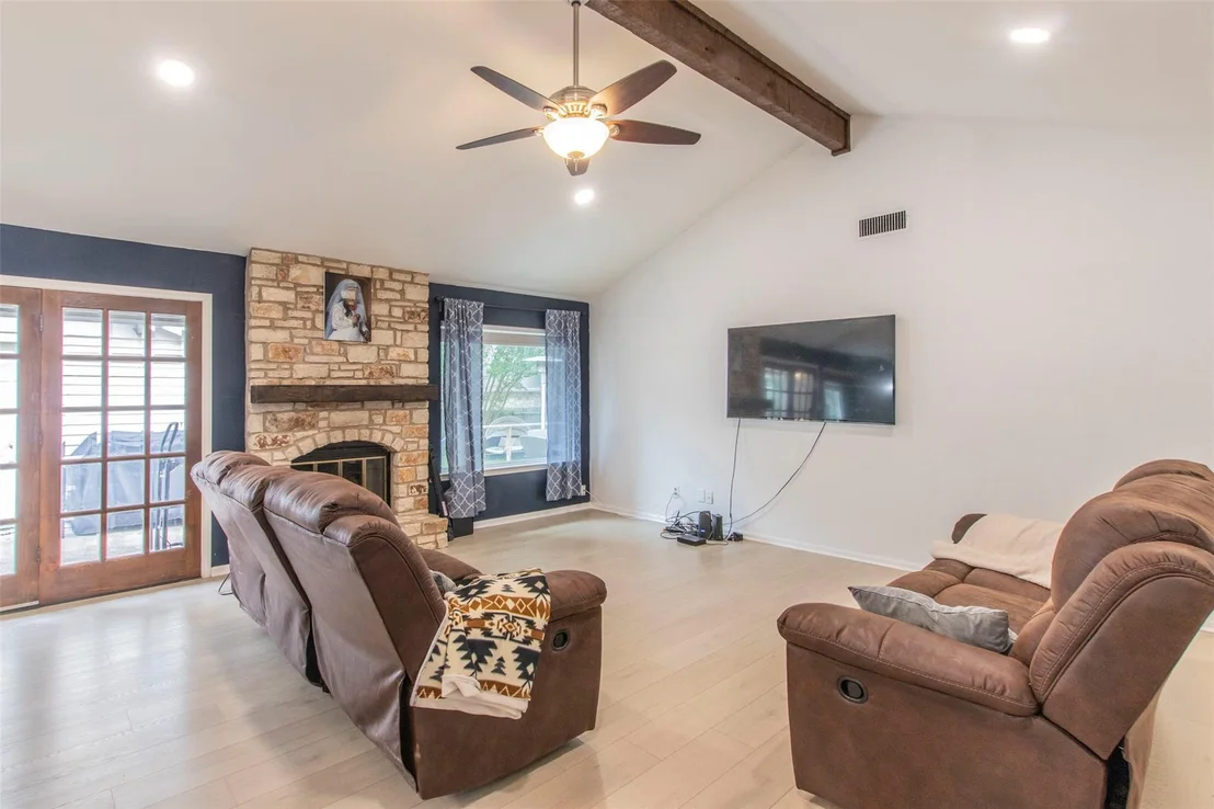 Photo of 2400 Braemar CV