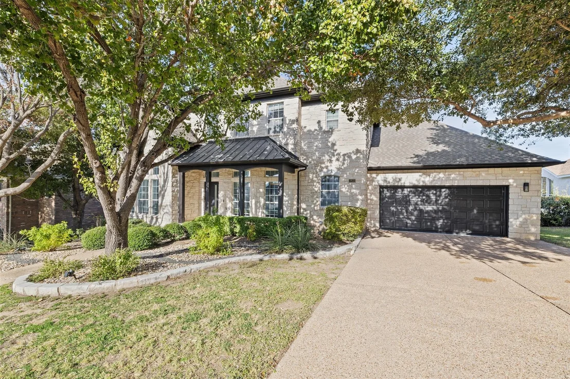 Photo of 3833 River Place BLVD
