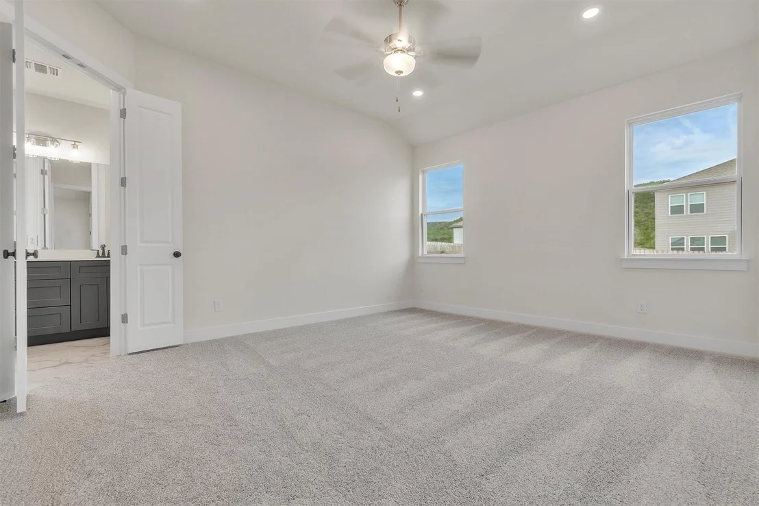 Photo of 8502 Red Bottle Brush RD
