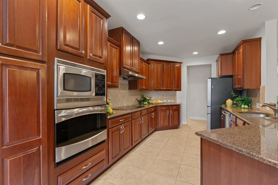 Photo of 106 Angelina CV