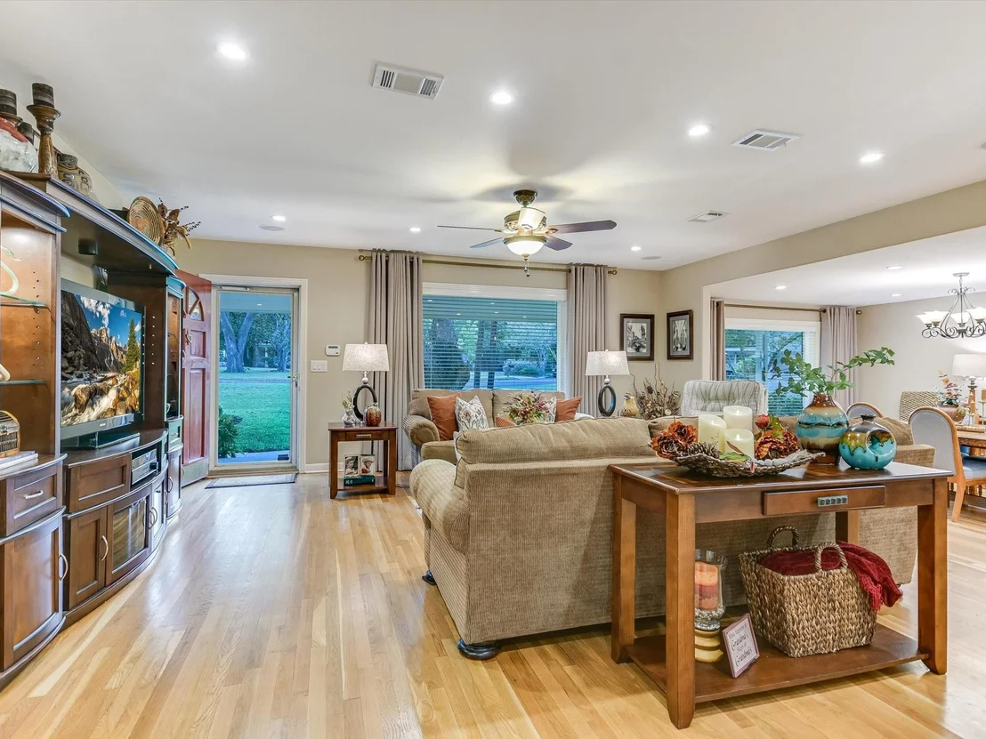 Photo of 832 Walnut Creek DR