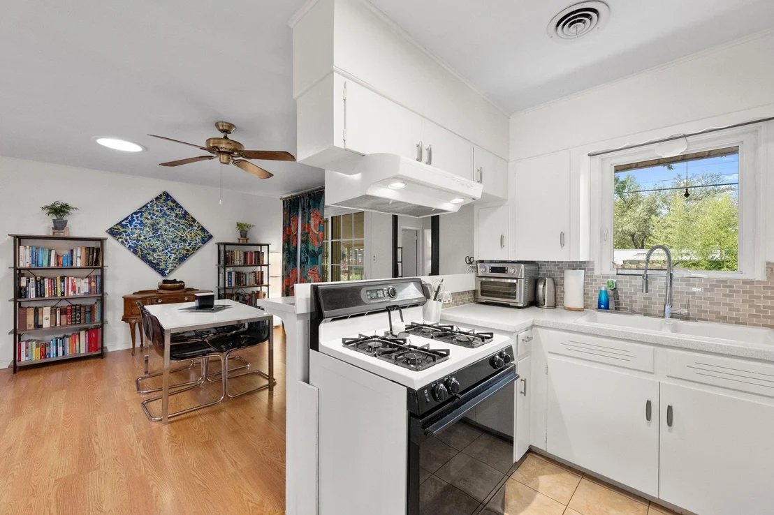 Photo of 2702 Little John LN