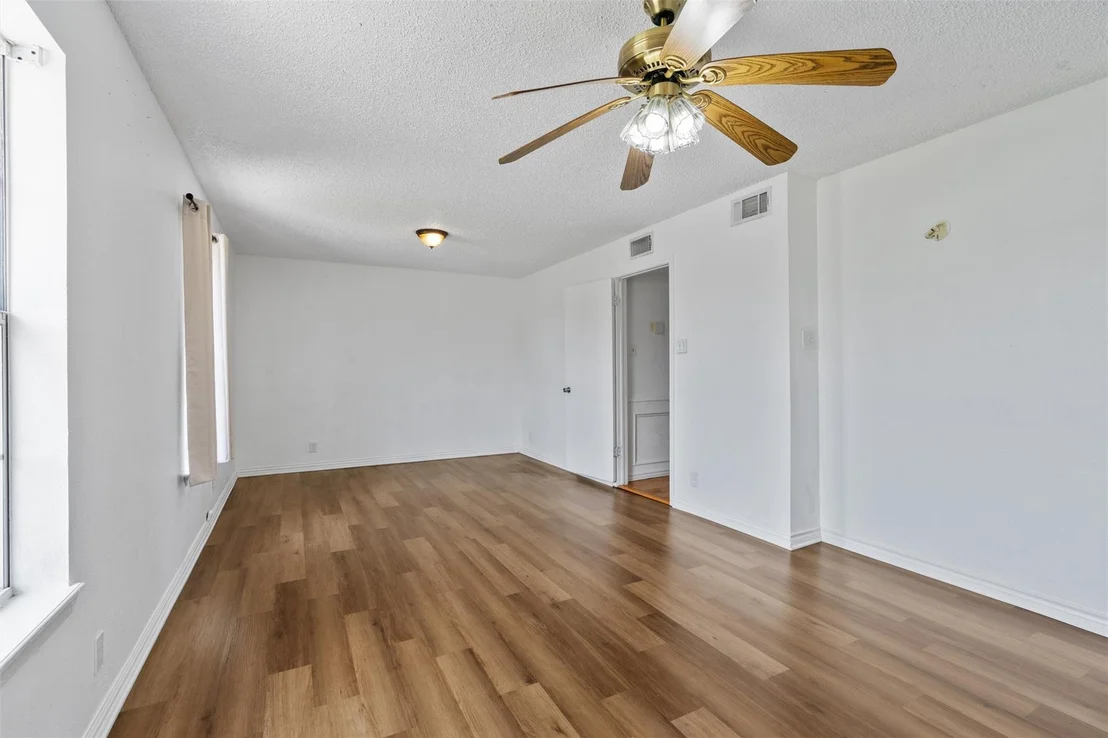 Photo of 5203 Denmans LOOP